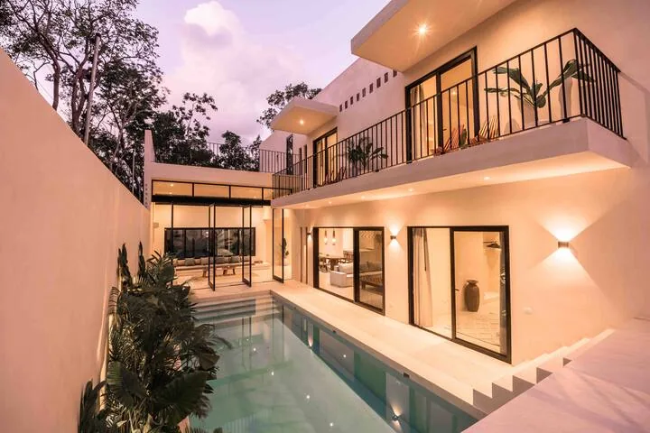 Casa H bedroom with private bathroom and jungle views